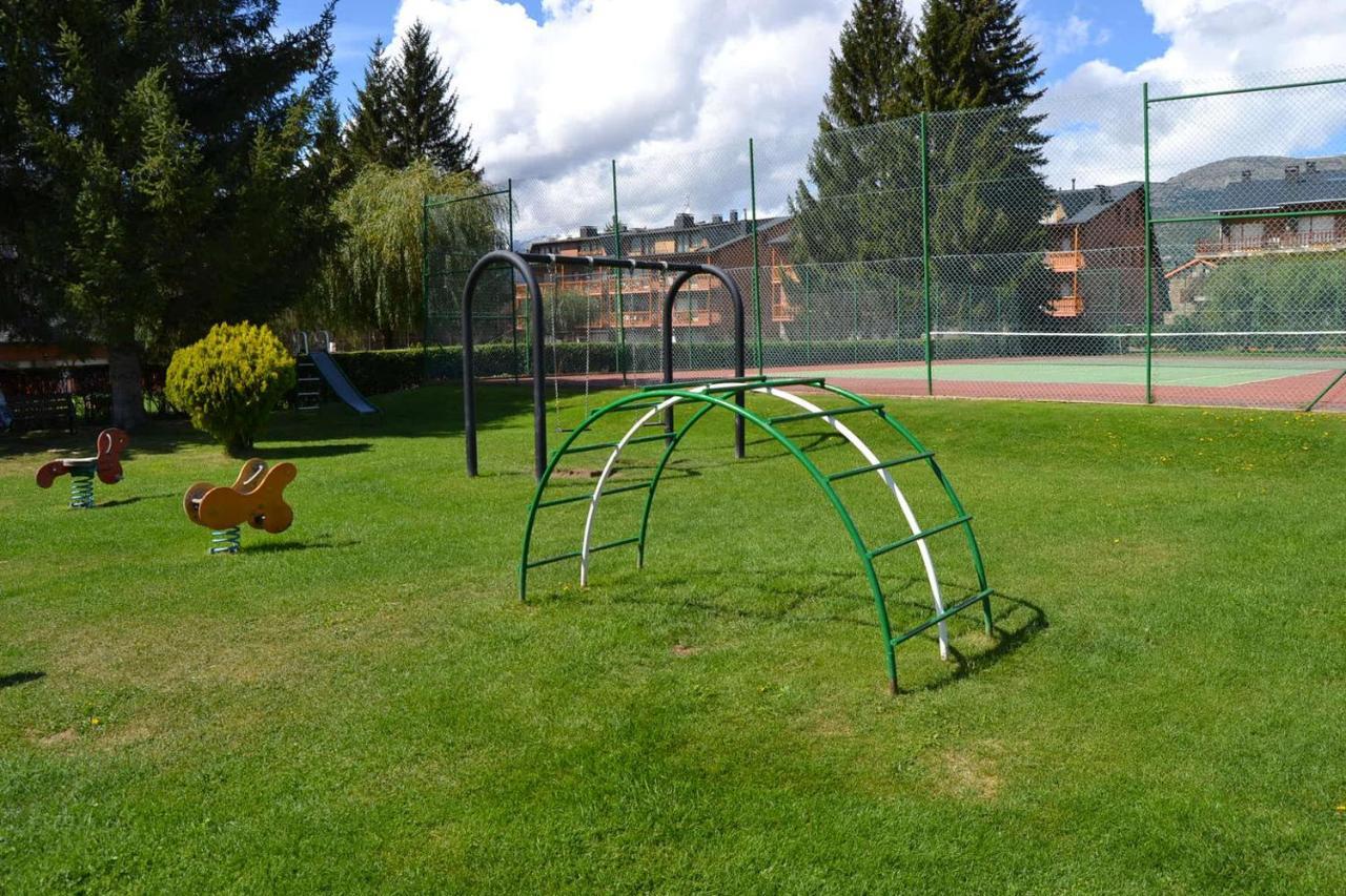 Amplio Apartamento Con Piscina En Llivia Bagian luar foto