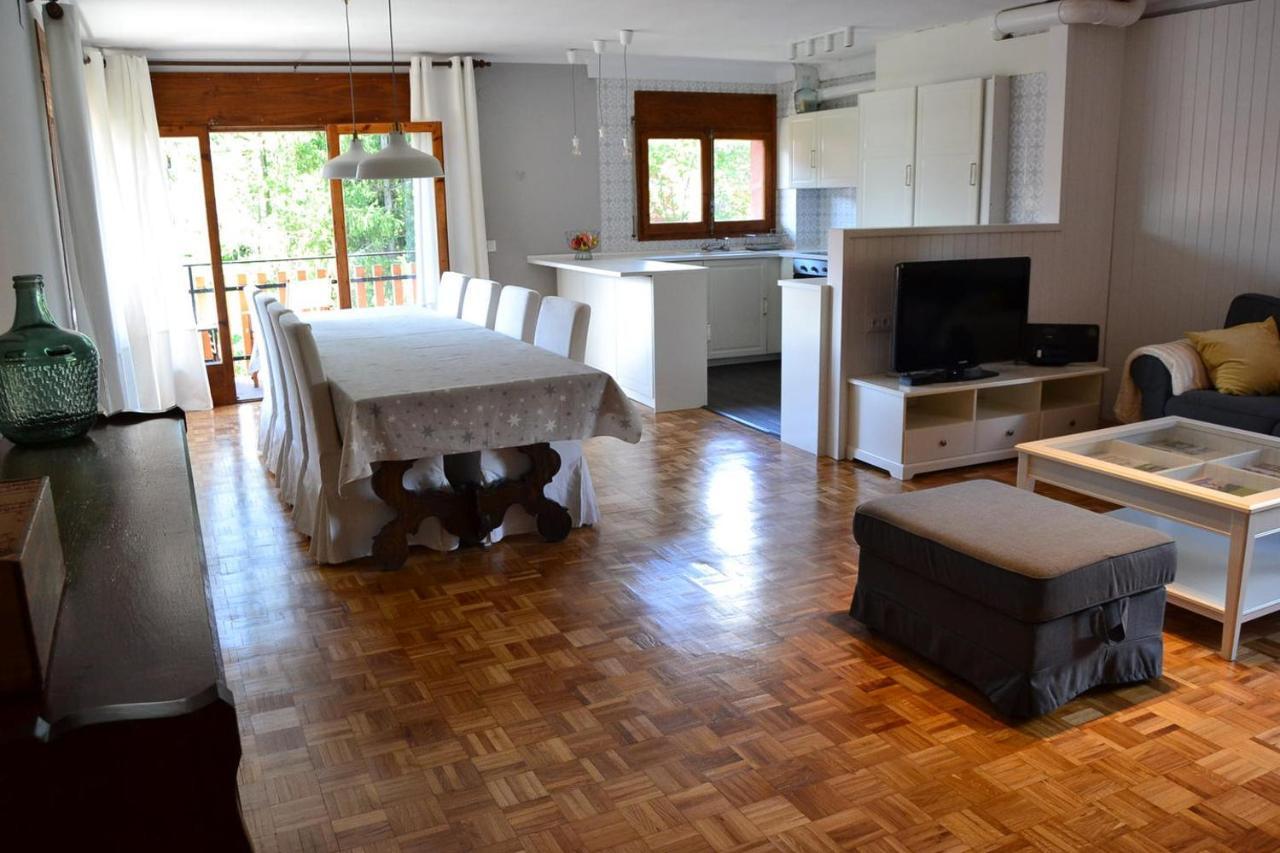 Amplio Apartamento Con Piscina En Llivia Bagian luar foto